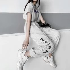 Jogging Gris – Devil Beside You