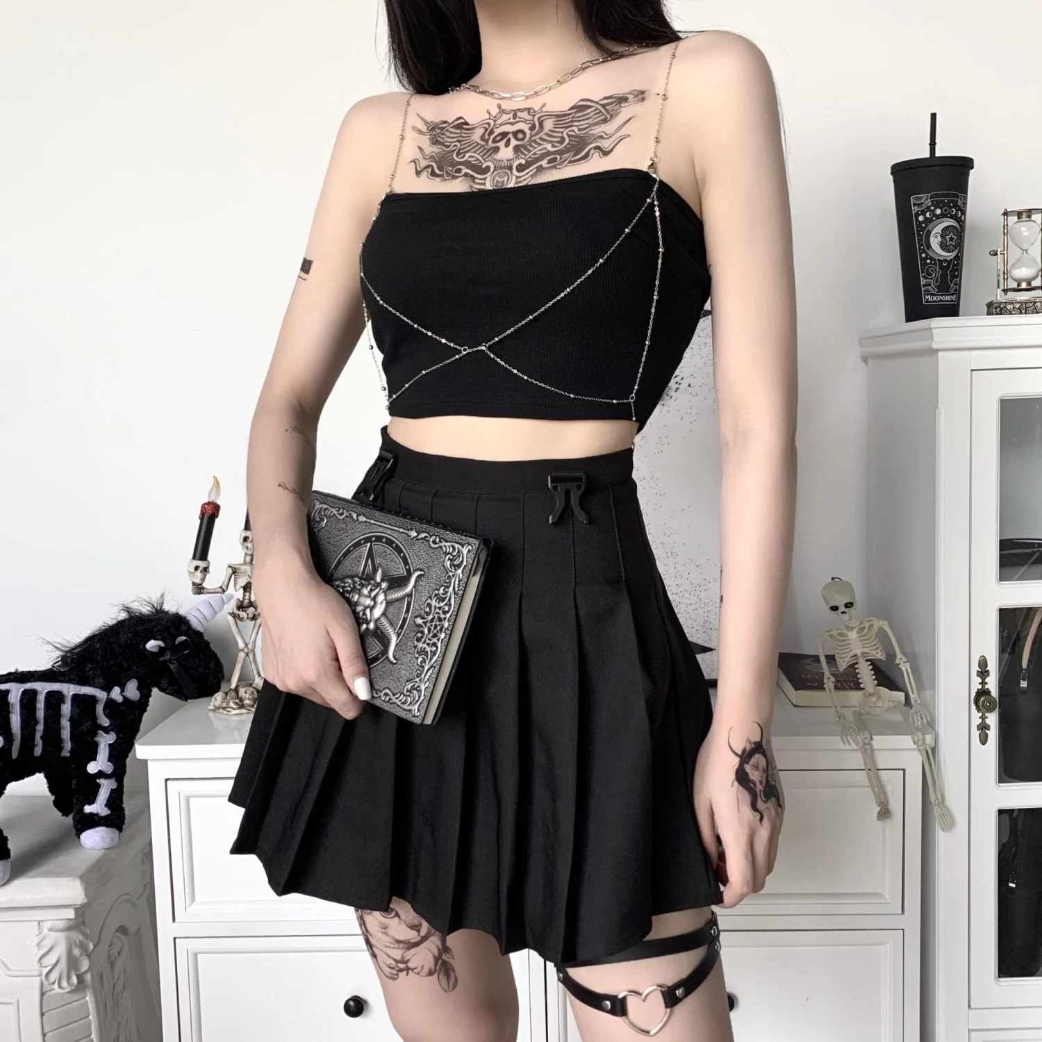 Brassière Gothique – Chaines En Argent 5 Brassière Gothique – Chaines En Argent – Image 3