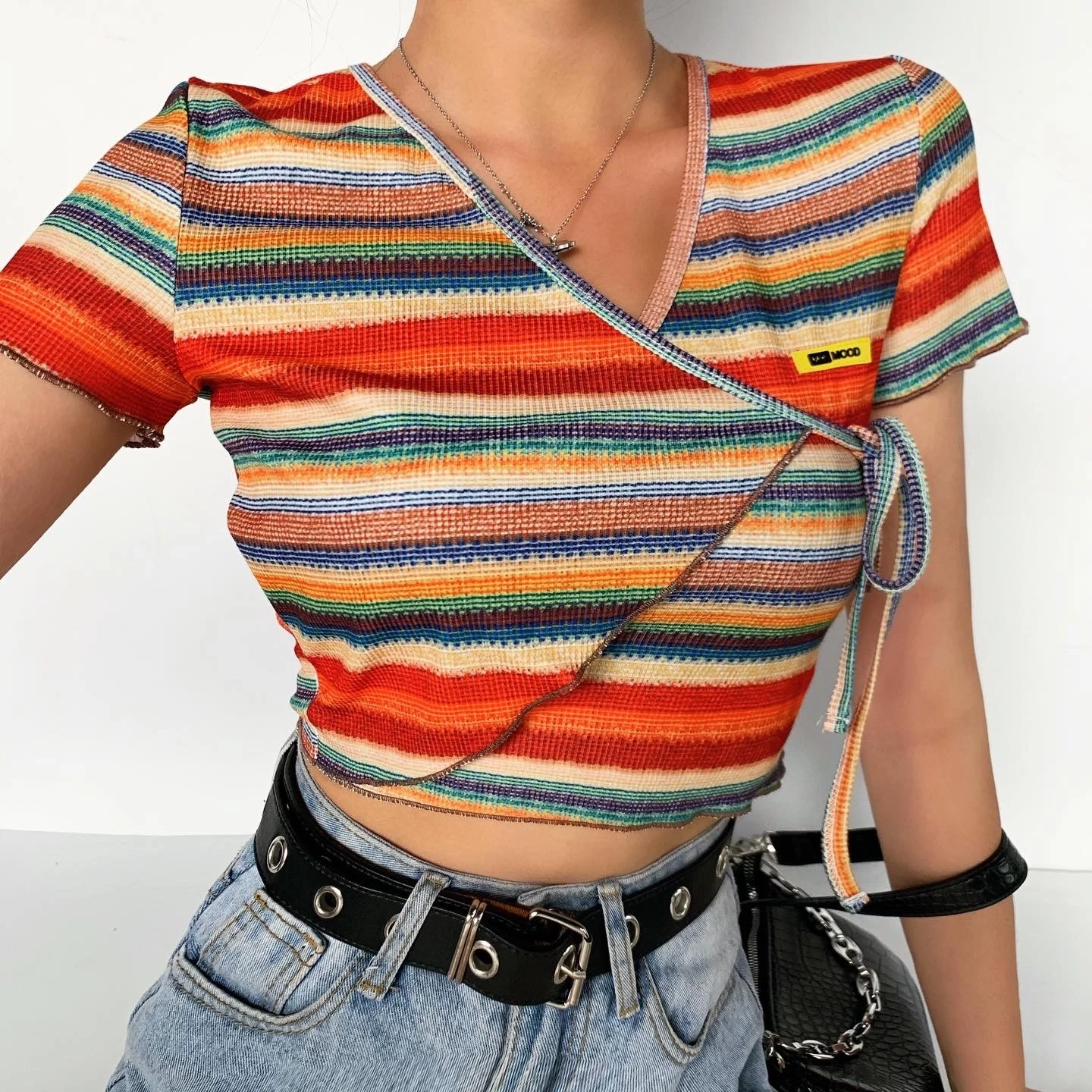 Pull En Laine Multi Couleurs – Aesthetics 4 Pull En Laine Multi Couleurs – Aesthetics – Image 2