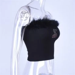 Crop Top Baddie – Strass Cerisa -Style Urbain Soldes crop top baddie cerise profil